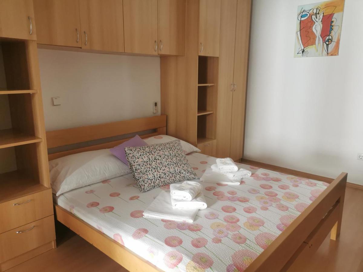 Pine Apartment Хвар Екстериор снимка