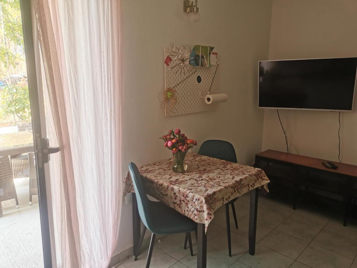 Pine Apartment Хвар Екстериор снимка
